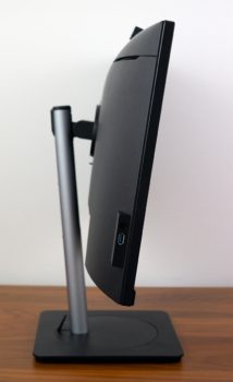 Display mit maximaler Neigungswinkel nach vorn