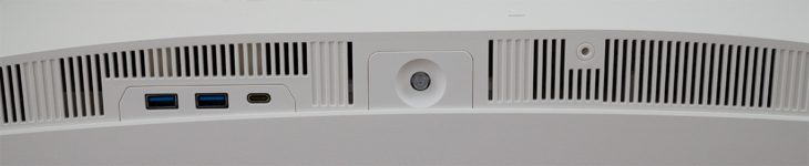 Anschlüsse und 5-Wege-Joystick auf der Gehäuseunterseite