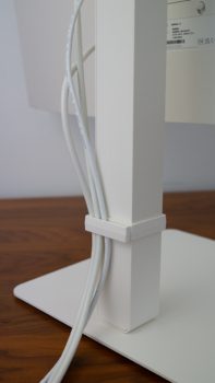 Die Kabelklemme bietet Platz für etwa sechs Kabel