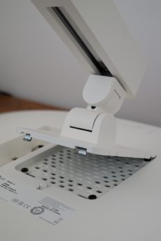 Verbindung von Standbein und Display