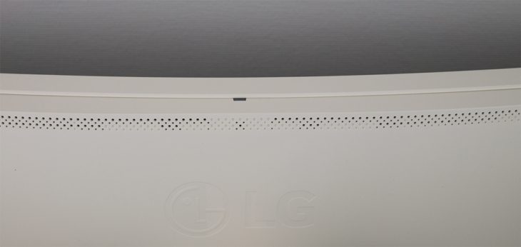 Kleine Lüftungsöffnungen und der Lichtsensor