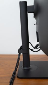 Die Kabelklemme hat Platz für etwa sechs Kabel