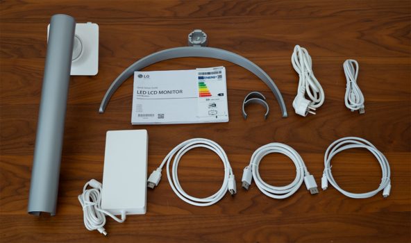 Lieferumfang des LG 32UQ850V-W