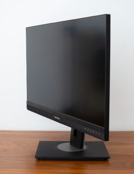 Display seitliche Drehung nach links, maximal bis 120° möglich