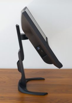 Display mit maximalem Neigungswinkel nach hinten