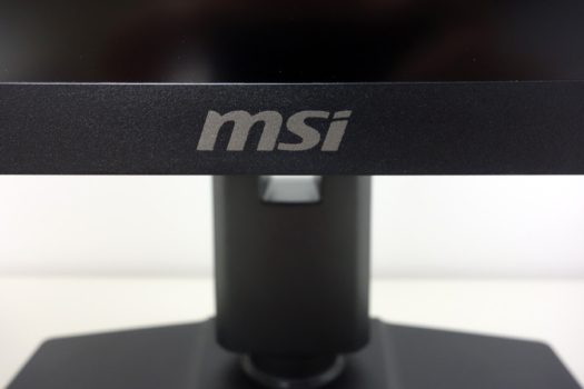 MSI-Schriftzug mittig auf dem vorderen Displaygehäuserahmen