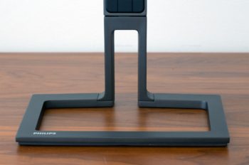 Dezenter Monitorstandfuß für einen sicheren Halt