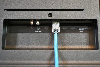 Philips 55PUS8909 Ansicht: Anschlüsse unten