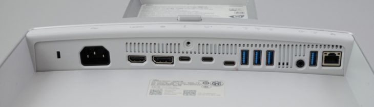 Zahlreiche Anschlüsse des Dell U3425WE