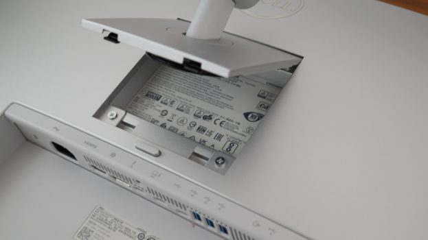 Verbindung von Monitorstandbein und Display