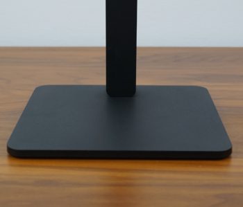 Flacher und dezenter Monitorstandfuß