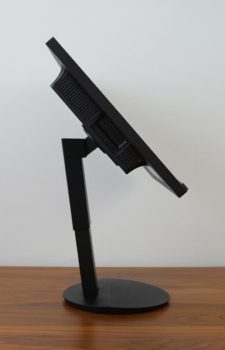 Display mit maximaler Neigung nach hinten