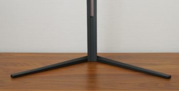 Monitorstandfuß in V-Form