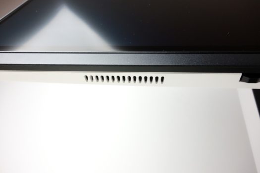 Im Gehäuse integrierte Mini-Lautsprecher