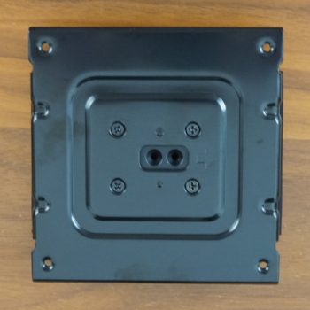 VESA-Adapter mit 100-x-100-Bohrungen