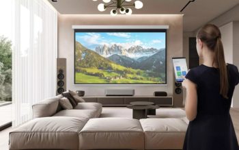 Epson: 4K-Ultrakurzdistanz-Beamer fürs Heimkino Epson EH-QS100B (Bild: Epson)