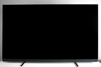 Lieferumfang: Philips-TV mit montiertem Standfuß