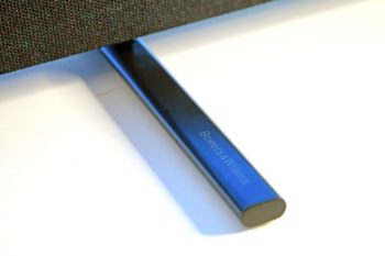 Standfuß mit Aufdruck „Bowers & Wilkins“