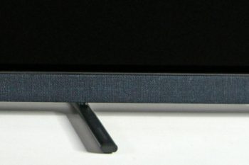 Montage: Anschließend wird der Fernseher aufs Sideboard gestellt