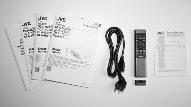 Lieferumfang des JVC DLA-NZ500