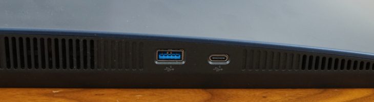 Alienware AW2725Q: Anschlüsse an der Rahmenunterseite