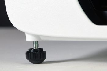 Standbein aus Metall für die Nivellierung