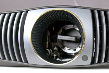 Objektiv: DLP-Chip-Schutzpfropfen muss herausgenommen werden