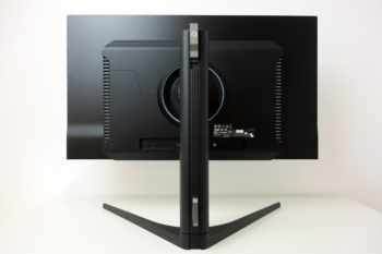 Acer X27UX1: Kantiges und klar strukturiertes Design der Gehäuserückseite