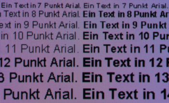 Darstellung von Schrift bei Full-HD-Auflösung; "Superscharf" auf "Aus"