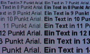 Darstellung von Schrift bei Full-HD-Auflösung; "Superscharf" auf "Ein"