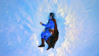 Screenshot: Superman bestätigt die exzellente Ausleuchtung