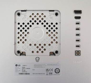 LG 32U990A Anschlüsse und VESA-Montagemöglichkeit