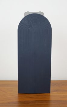 LG 32U990A Standbein von hinten