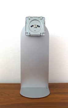 LG 32U990A Standbein von vorn