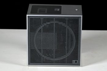 LG CineBeam S Ansicht links