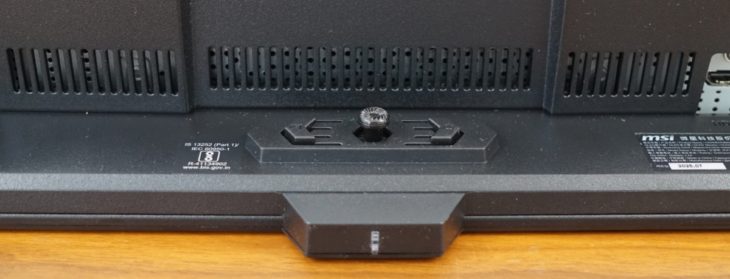 Fünf-Wege-Joystick und zwei Tasten bilden die Bedieneinheit