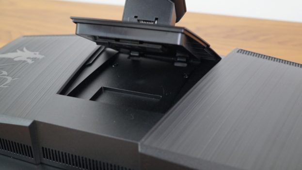 Verbindung von Standbein und Display