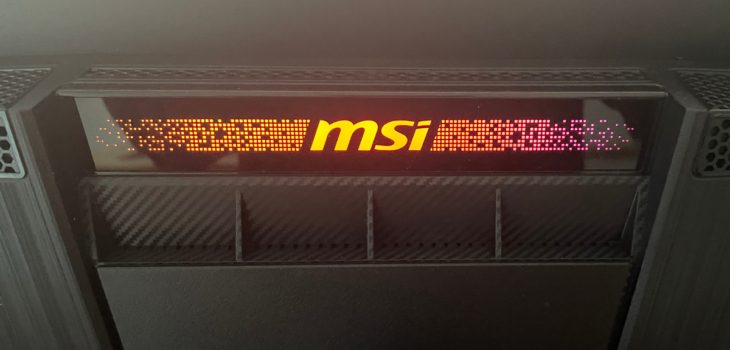 Displayrückseite mit RGB-Beleuchtung „Mystic Light“