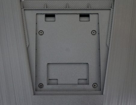 VESA-100-Öffnungen für alternative Befestigungen inklusive Schrauben