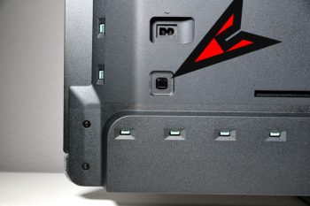 Bedienung: Joystick auf der Rückseite