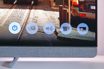 Bedienung: Via Joystick lässt sich ein rudimentäres OSD nutzen