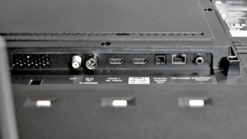 Ansicht: Anschlüsse unten