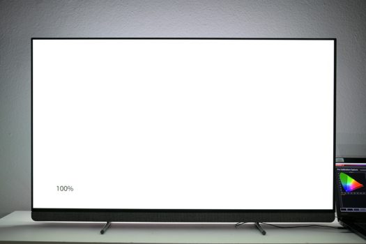 Weißbild: Gute Helligkeitsverteilung und exzellente Farbhomogenität