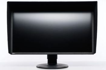 Ansicht von vorn mit montierter Lichtschutzblende