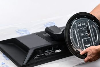 EIZO CG3100X: Einschieben des Standbeins