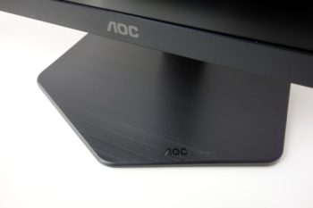 Schriftzug auch auf dem Monitorfu&szlig;