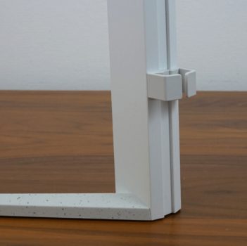 Kabelmanagement per Klemmvorrichtung am Standbein