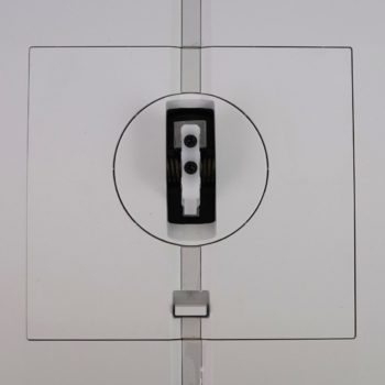 Montierte Abdeckung plus Montagevorrichtung