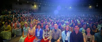 Screenshot: Zuschauer in Elvis