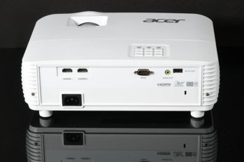 Acer H6815BD Ansicht hinten